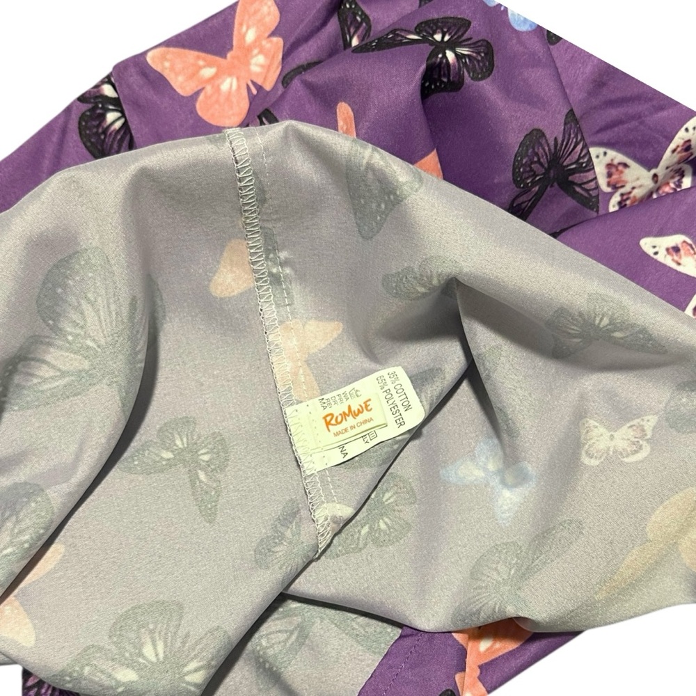 Butterfly button down top - Picture 3 of 4
